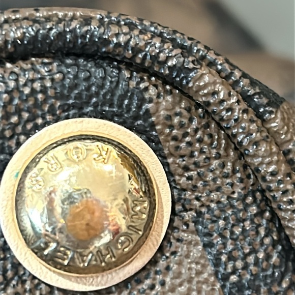 MK - Michael Kors Handbag EUC - Picture 4 of 11